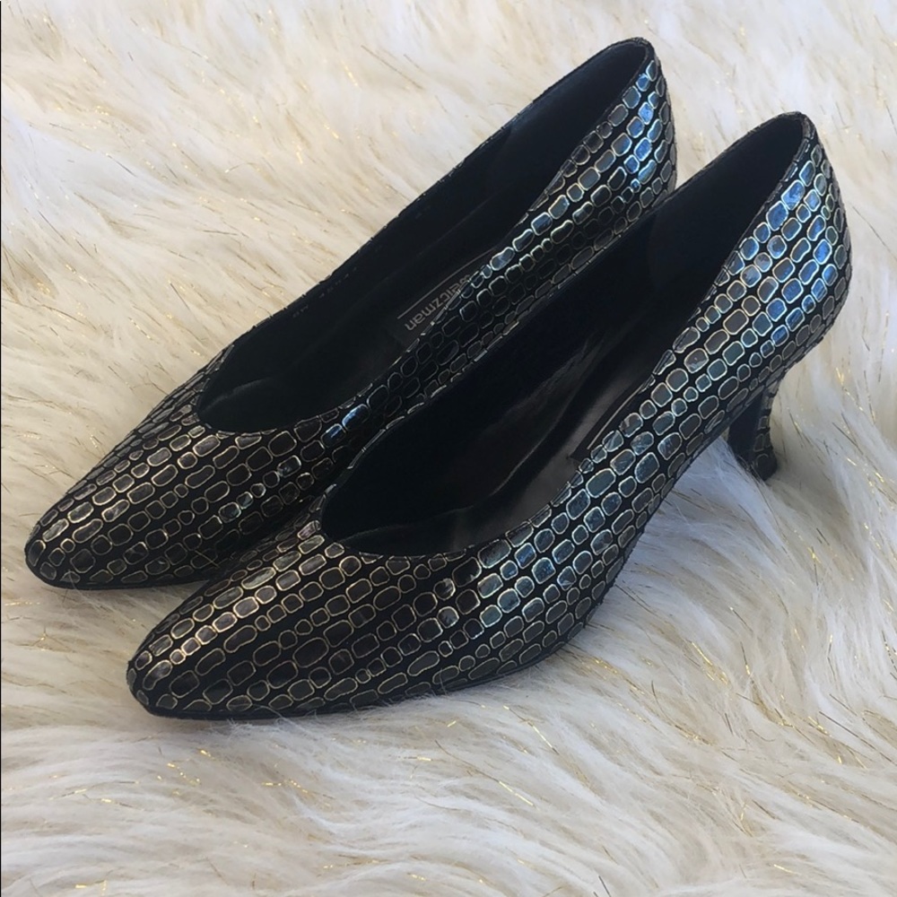 Stuart Weitzman Short Heels✨